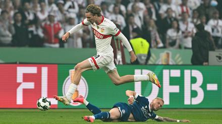 Erst gewann Nick Woltemade mit dem VfB Stuttgart den DFB-Pokal, dann zeigte er Mitgefühl mit Gegner Bielefeld.