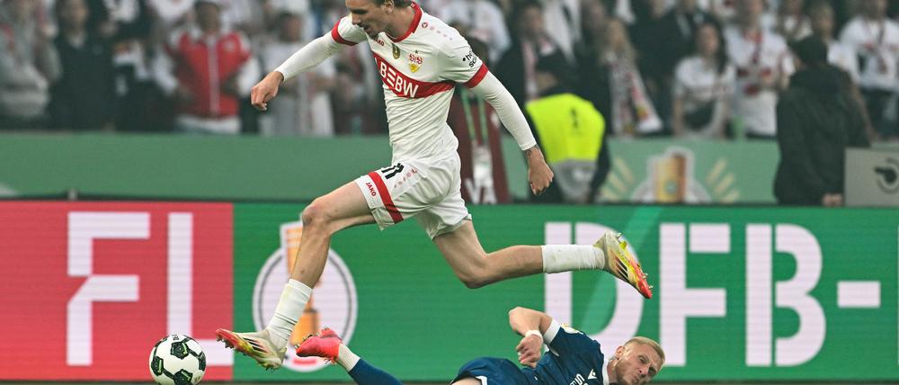 Erst gewann Nick Woltemade mit dem VfB Stuttgart den DFB-Pokal, dann zeigte er Mitgefühl mit Gegner Bielefeld.