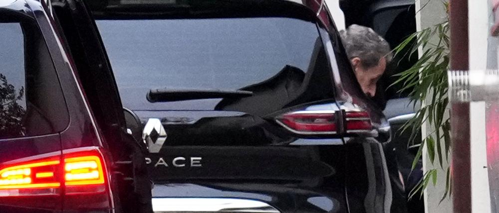 Sarkozy ist nach drei Wochen Haft wieder zu Hause.