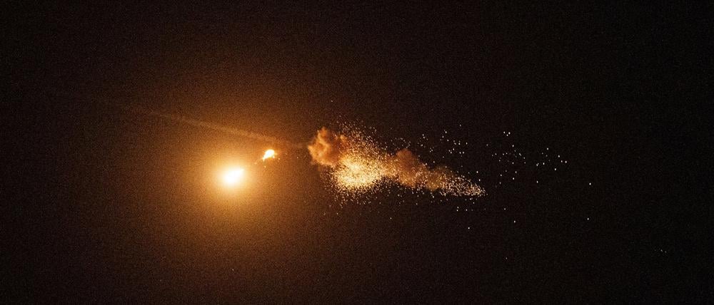 Die ukrainische Luftabwehr fängt eine Shahed-Drohne während eines russischen Luftangriffs auf die Hauptstadt in Kiew ab (Archivbild).