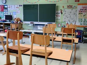 Wenn es keine Lehrkraft und keine Vertretung gibt, muss der Unterricht ausfallen. (Symbolbild)