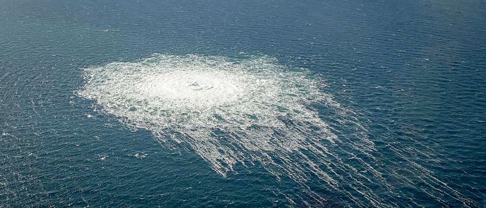 Dieses am 27. September 2022 vom dänischen Verteidigungskommando veröffentlichte Handout-Foto zeigt das Gasleck an der Nord Stream 2-Gaspipeline (Symbolbild).
