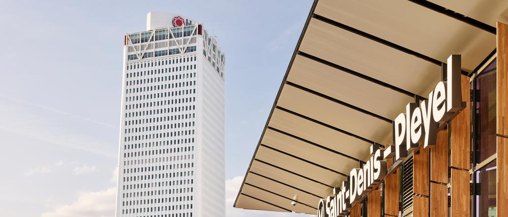 Alles neu: Das H4 Hotel Wyndham Pleyel Paris Resort und der neue Metro-Bahnhof Saint-Denis – Pleyel des japanischen Architekten Kengo Kuma (im Vordergrund).