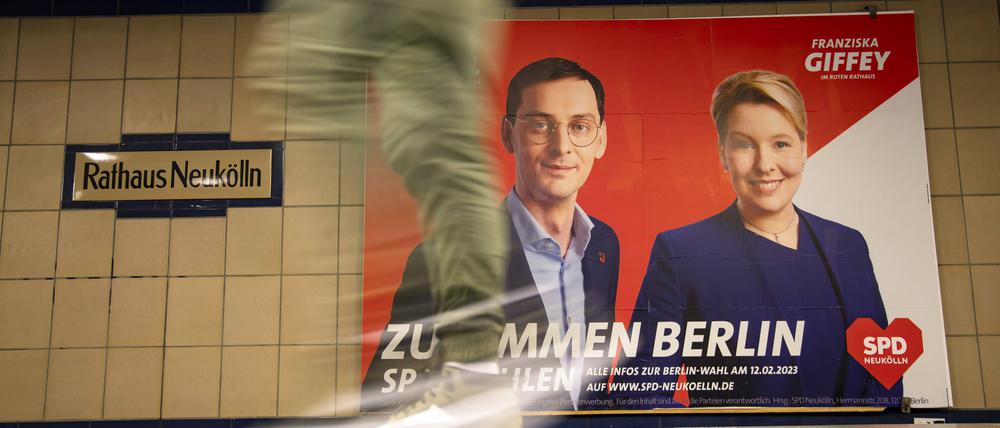 Wahlplakate von Franziska Giffey und Martin Hikel in Berlin am 18. Januar 2023. Wahlwerbung zur Wiederholungswahl in Berlin *** Election posters of Franziska Giffey and Martin Hikel in Berlin on 18 January 2023 election advertising for the repeat election in Berlin