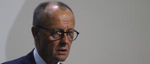 Bundeskanzler Friedrich Merz gibt eine Pressekonferenz (Symbolbild).