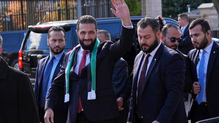 Syriens Übergangspräsident Ahmed al-Scharaa nach seinem Treffen mit US-Präsident Trump.