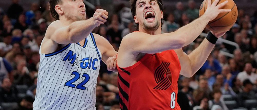 Franz Wagner (links) lieferte am Ende den Pass zum entscheidenden Korb der Partie.