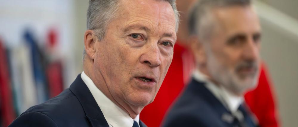 Banger Blick nach Mailand: Eishockey-Bundestrainer Harold Kreis