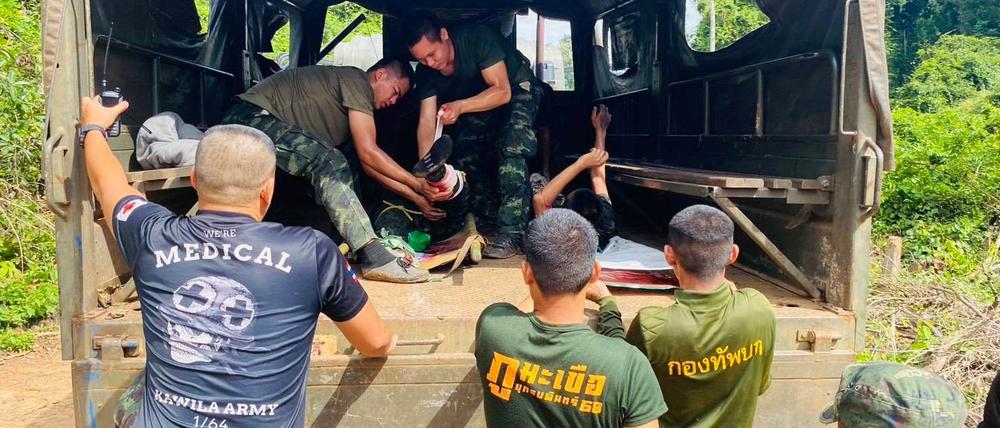 Bei der Explosion einer Landmine wurden vier thailändische Soldaten verletzt.