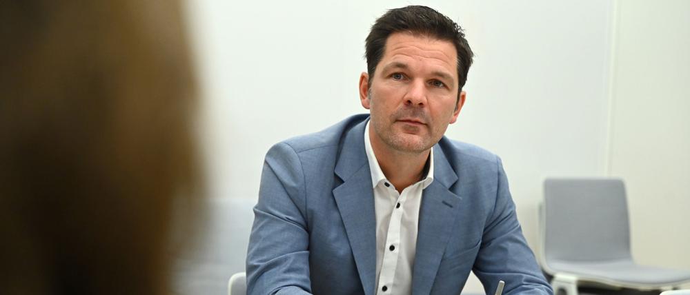 Der designierte Spitzenkandidat der SPD Berlin für die Wahl 2026, Steffen Krach, zeigt sich optimistisch. (Archivbild)