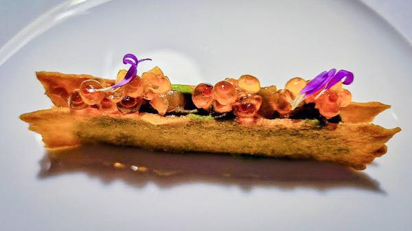 Hamachi mit Parmesanblättern