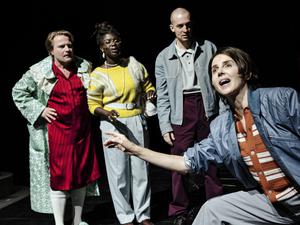 Ein Roman auf der Bühne: „Herkunft“ von Saša Stanišić am BE