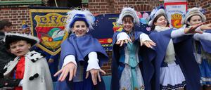 Start in die Karnevalsaison mit Schlüsselübergabe und Umzug in Potsdam Babelsberg. Närrinnen und Narren der vier Vereine Potsdamer Karneval-Club, das Narrenschiff, CCRW Groß Glienicke und Lindenpark Karneval-Club trafen sich vor dem Rathaus Babelsberg in der Karl-Liebknecht-Straße.