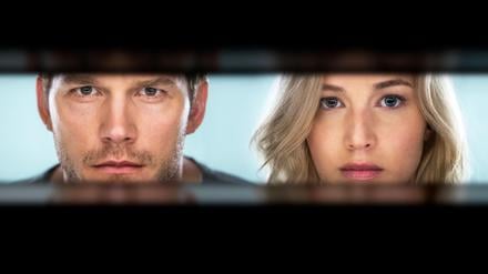 Aurora Lane (Jennifer Lawrence) und Jim Preston (Chris Pratt) sind im Tiefschlaf auf einem Raumschiff auf dem Weg zu einer entfernten Planetenkolonie, als ein Fehler im System dafür sorgt, dass beide 90 Jahre zu früh aufwachen. Das Überleben auf dem Schiff stellt sich als keine einfache Aufgabe heraus... +++ Die Verwendung des sendungsbezogenen Materials ist nur mit dem Hinweis und Verlinkung auf RTL+ gestattet. +++