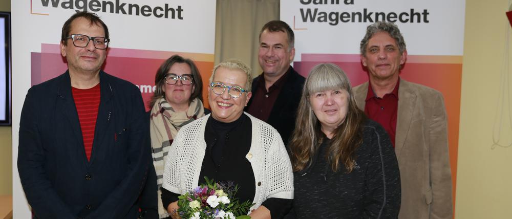 Der Vorstand des BSW-Kreisverbands Potsdam, in der Mitte steht die Vorsitzende Monika Keilholz.