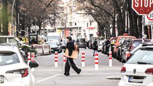 Poller gegen Durchgangsverkehr sind in Berlin-Pankow die Ausnahme. Doch ein neues Kiezblock-Projekt sorgt für Sperrungen an drei Kreuzungen.