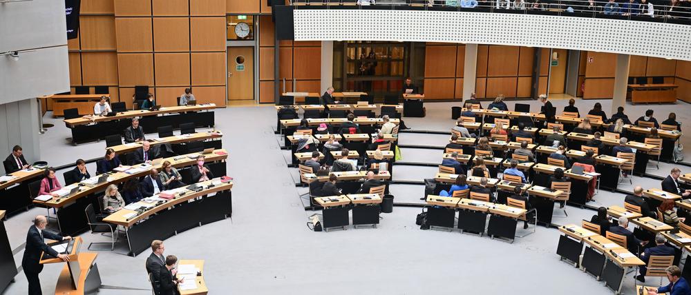 Der bisherige Grünen-Politiker Altug kehrt seiner Partei und seiner Fraktion im Abgeordnetenhaus den Rücken zu. (Archivbild) 