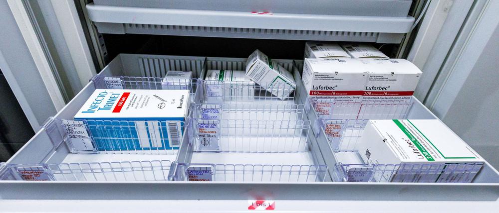 Die Pharmabranche in Deutschland wächst, doch es kommt immer wieder zu Arzneiengpässen (Archivbild)