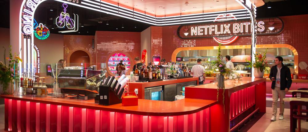 Zum Netflix House gehört auch ein Restaurant, dessen Gerichte mit Serien des Dienstes verbunden sein sollen. 