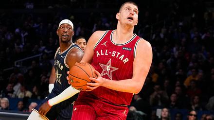 Nikola Jokic wird beim nächsten All-Star-Spiel der NBA ziemlich sicher für das "Team World" auflaufen. (Archivfoto)