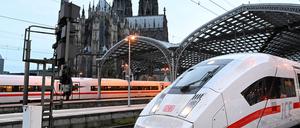 1300 Züge pro Tag, Hunderttausende Reisende: Der Kölner Hauptbahnhof ist eine zentrale Drehscheibe für den Bahnverkehr (Symbolbild).