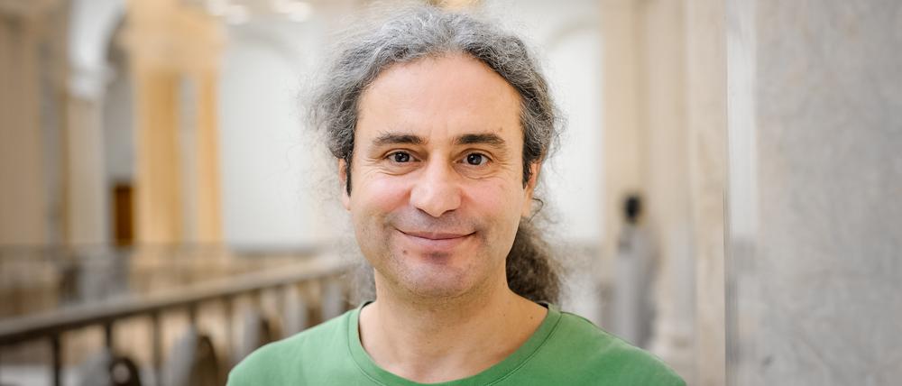 Turgut Altuğ auf einem Foto der Grünen-Fraktion im Abgeordnetenhaus.