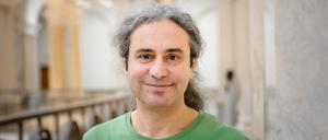 Turgut Altuğ auf einem Foto der Grünen-Fraktion im Abgeordnetenhaus.