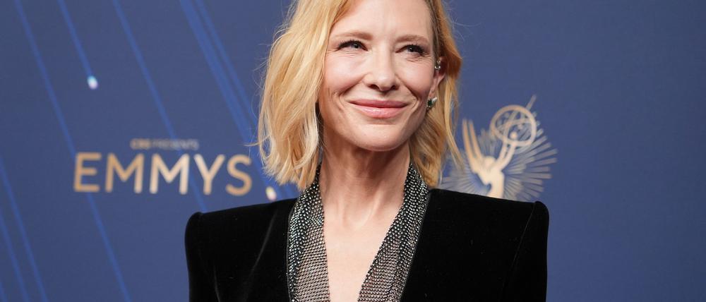 Cate Blanchett posiert bei den diesjährigen Emmy Awards in Los Angeles. Nun bekommt die Schauspielerin einen Bambi. (Archivbild)