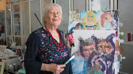 Maria Albel in ihrer Wohnung in Prenzlauer Berg.