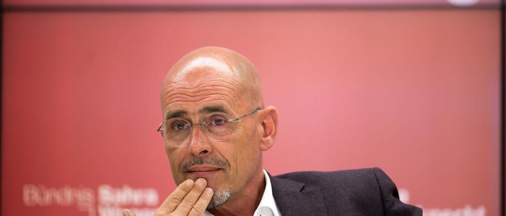 Der BSW-Fraktionsvorsitzende Niels-Olaf Lüders steckt in Brandenburg mit seiner Fraktion in der Krise. Vier Abgeordnete kündigten im Streit ihren Parteiaustritt an. (Archivbild) 