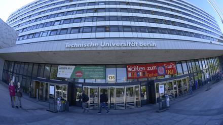 Das Oberverwaltungsgericht Berlin-Brandenburg hat einen Eilantrag gegen ein Protestbanner an der TU Berlin abgewiesen. (Symbolbild)