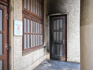 Das Feuer an der Charité wurde laut Polizei gegen 2.05 Uhr gelegt.