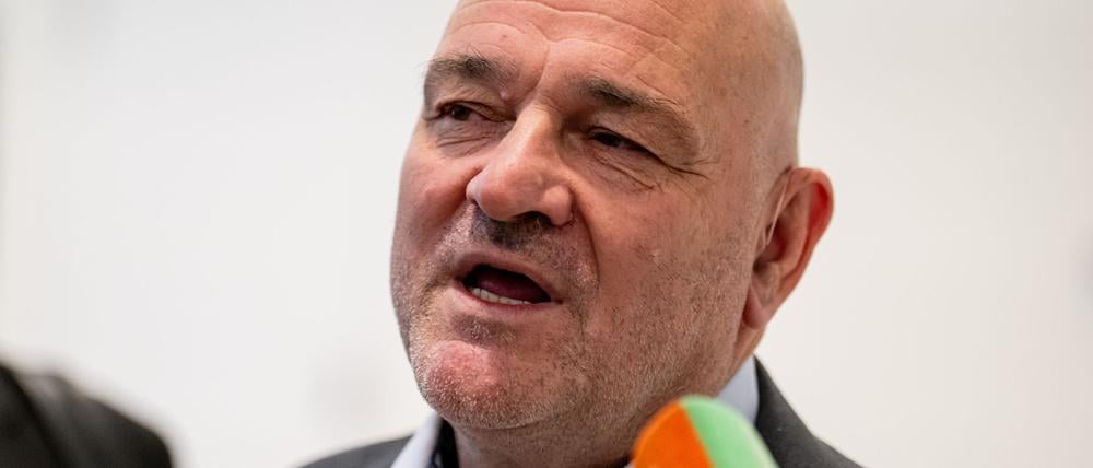 BSW-Finanzminister Robert Crumbach betont, dass die Regierungsarbeit mit der SPD in seinen Augen bislang gut lief. Aber wie geht es angesichts des andauernden Streits weiter? 