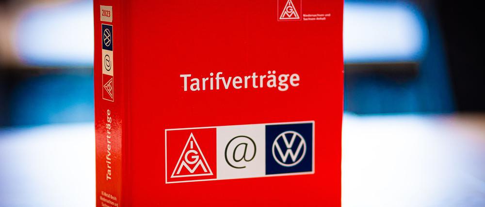 Die Tarifparteien bei VW wollen in den kommenden Monaten ein neues Entgeltsystem verhandeln.