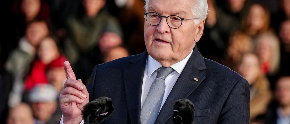 Der Bundespräsident würdigte die Bundeswehr, die tief verankert im freiheitlichen Gemeinwesen und „Armee unserer Demokratie“ sei.