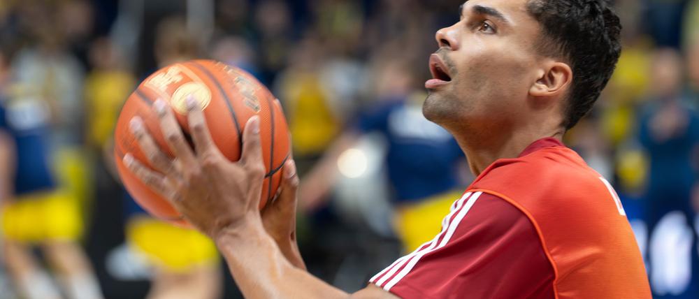 Oscar da Silva machte bei der Münchener Niederlage gegen den FC Barcelona ein gutes Spiel.