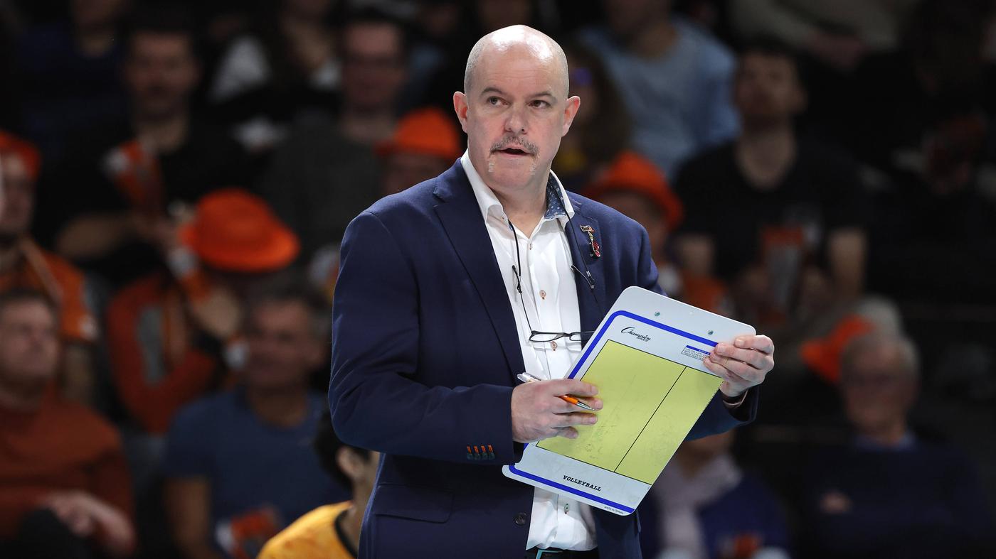 -Gab-Tage-an-denen-er-besser-gecoacht-hat-Welchen-Anteil-hat-Trainer-Joel-Banks-an-der-Formkrise-der-BR-Volleys-