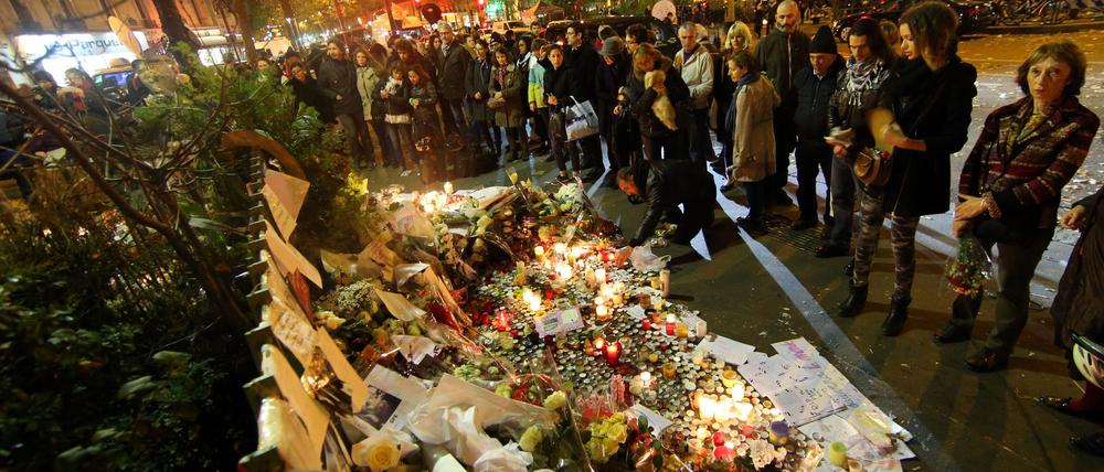 Auch zehn Jahre später sind die Spuren der Anschläge vom November 2015 in Frankreich noch deutlich sichtbar. (Archivbild)