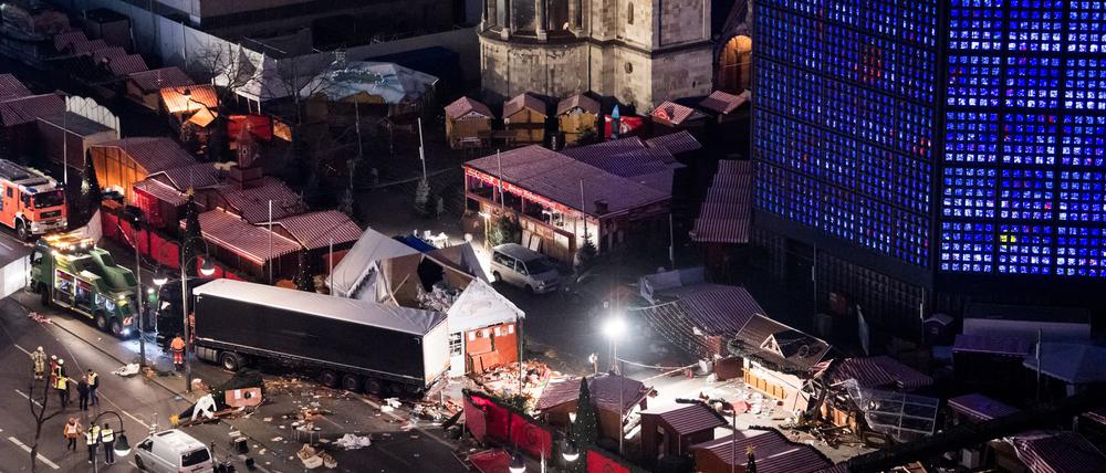 Im Gegensatz zu heute gab es damals rund um den Breitscheidplatz noch keine Schutzbarrieren (Archivbild)
