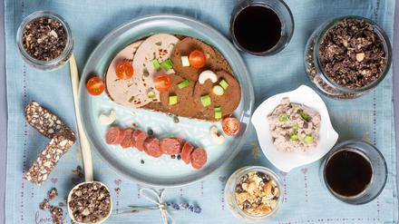 Gerade in Fertigprodukten ist häufig eine Menge Zucker versteckt. (Symbolbild)