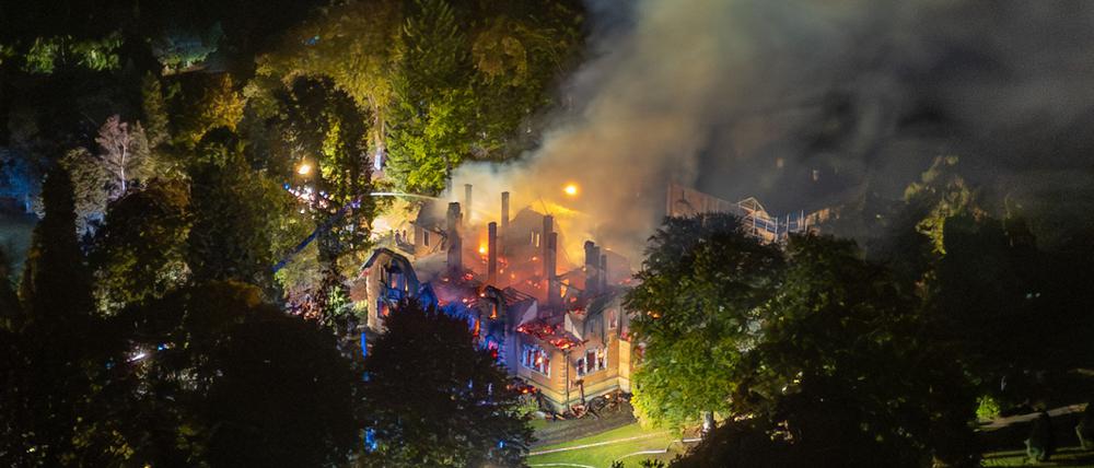 Das ehemalige Jagdschloss der Familie Thurn und Taxis brannte vollständig ab. Die Hintergründe sind noch unklar. (Archivfoto)