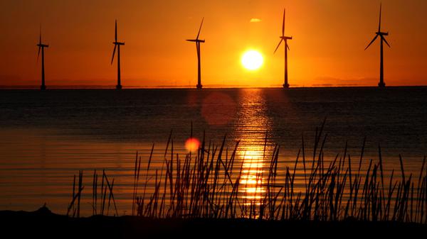 Während die weltweiten Emissionen neue Höchstwerte erreichen, zeigen sich in China, Brasilien und der EU erste Fortschritte. Erneuerbare Energien holen auf.