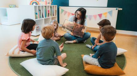 Am 21. November finden anlässlich des Vorlesetages auch in Potsdam kostenfrei Lesungen für Kinder und Erwachsene statt.