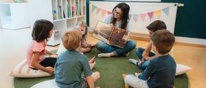 Am 21. November finden anlässlich des Vorlesetages auch in Potsdam kostenfrei Lesungen für Kinder und Erwachsene statt.