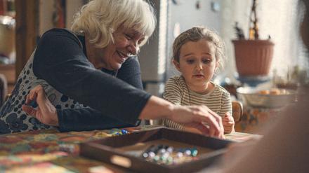 „Rente muss reichen“: Da würden wohl viele zustimmen. Doch was das genau heißt, ist politisch höchst umstritten.
