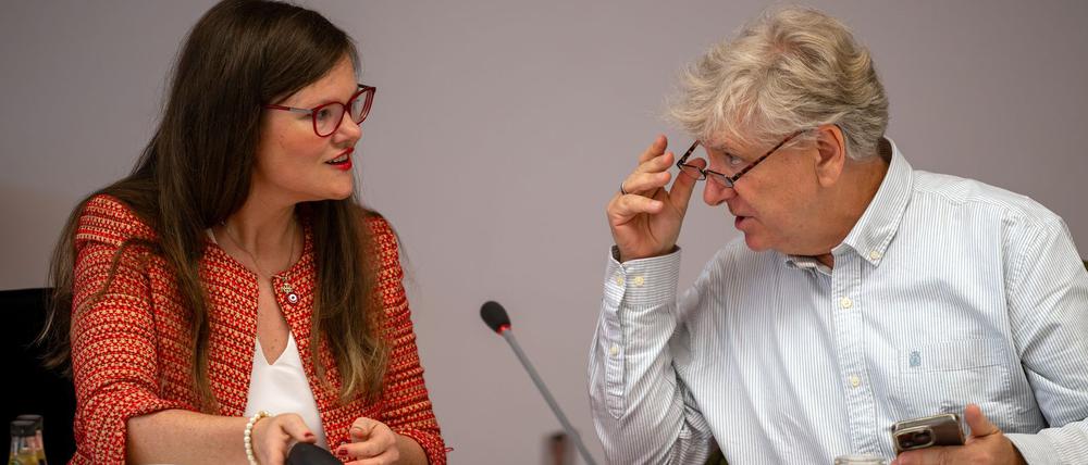 Sie sind zwei von vier Abgeordneten der BSW-Fraktion, die aus dem Bündnis Sarah Wagenknecht (BSW) ausgetreten sind: Jouleen Gruhn und André von Ossowski. 