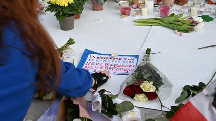 Für Frankreichs Innenminister Laurent Nuñez ist das Spiel der französischen Nationalmannschaft am zehnten Jahrestag der islamistischen Terroranschläge in Paris ein besonderes Zeichen.