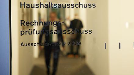 Im Bundestag legen die Fraktionen letzte Hand an den Etat für 2026. (Archivbild)