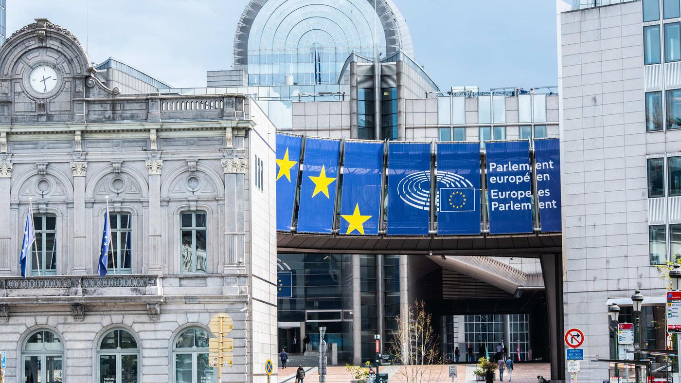 Konservative-und-extreme-Rechte-stimmen-zusammen-Im-EU-Parlament-f-llt-die-Brandmauer