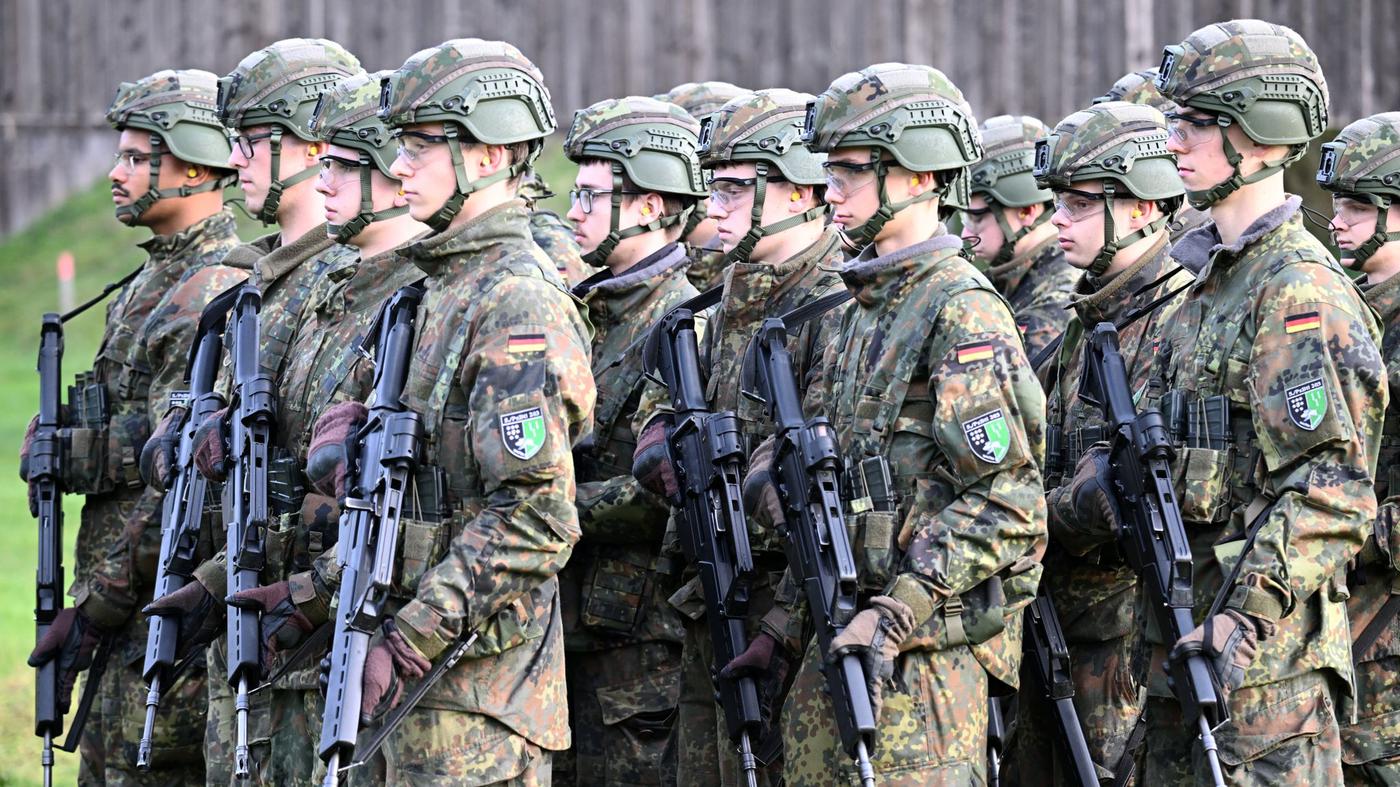 Einigung von Union und SPD: Linke, Grüne und Schüler kritisieren Pläne für neuen Wehrdienst